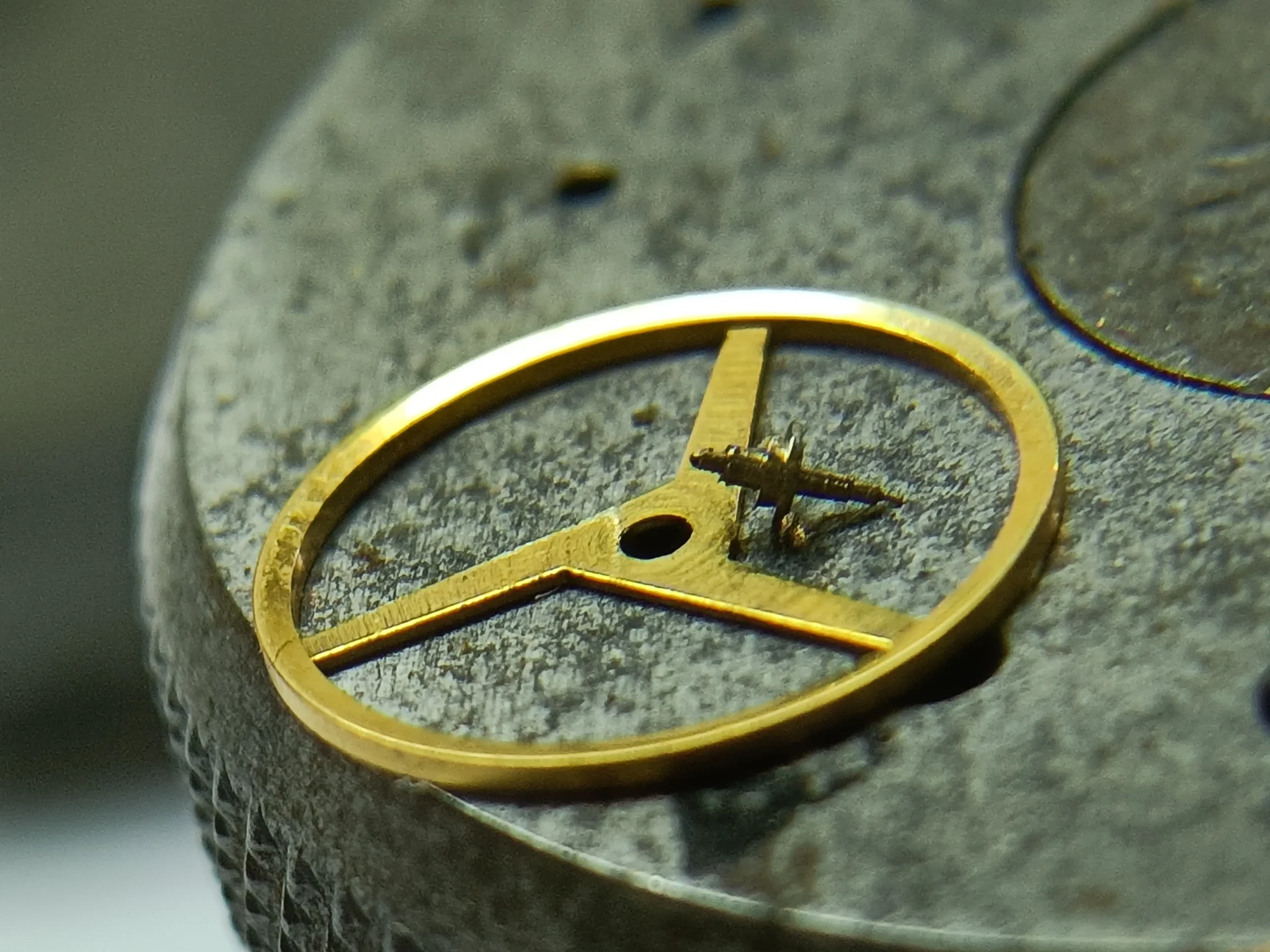 1000017335 - สอนซ่อมนาฬิกา by ช่าง วัต